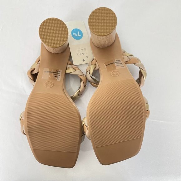 A New Day Womens Heels 7.5 Woven Sandals Tan Metallic Basil Heeled Two Bands New - Picture 8 of 10